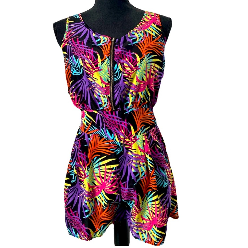 Juniors Multicolor Leaftprint Rhomper Shorts Zip Front Cutout Back Medium
